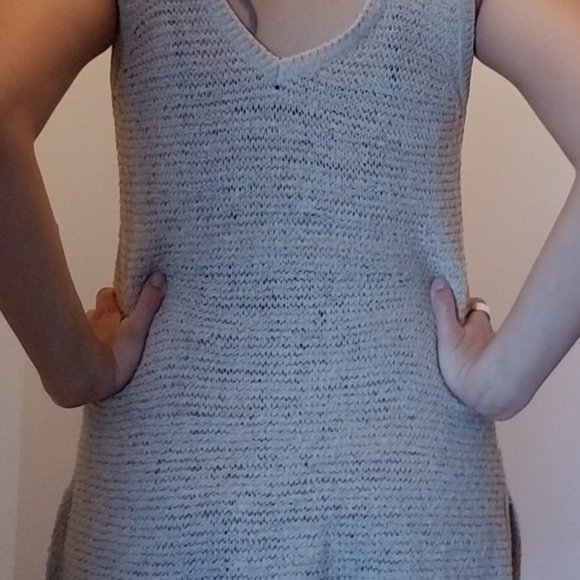 GUC - SZ Sm Knitted Long Beige Tank - Picture 3 of 3